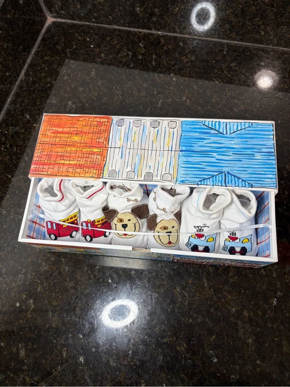 NEW Infant Socks Gift Set with Reusable Storage Box 0-12 months
